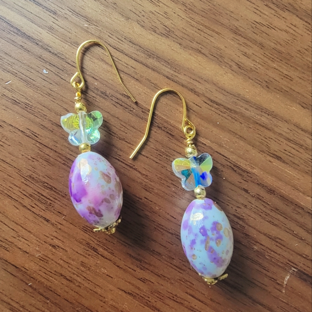 ✨️Brand new! Tie dye egg w/ butterfly earings lavender and pink